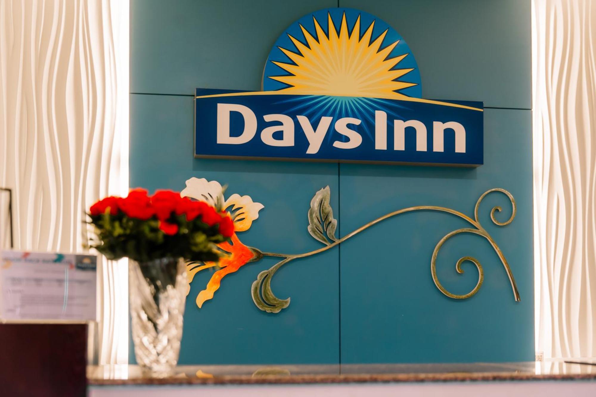 Days Inn By Wyndham Patong Beach Kültér fotó