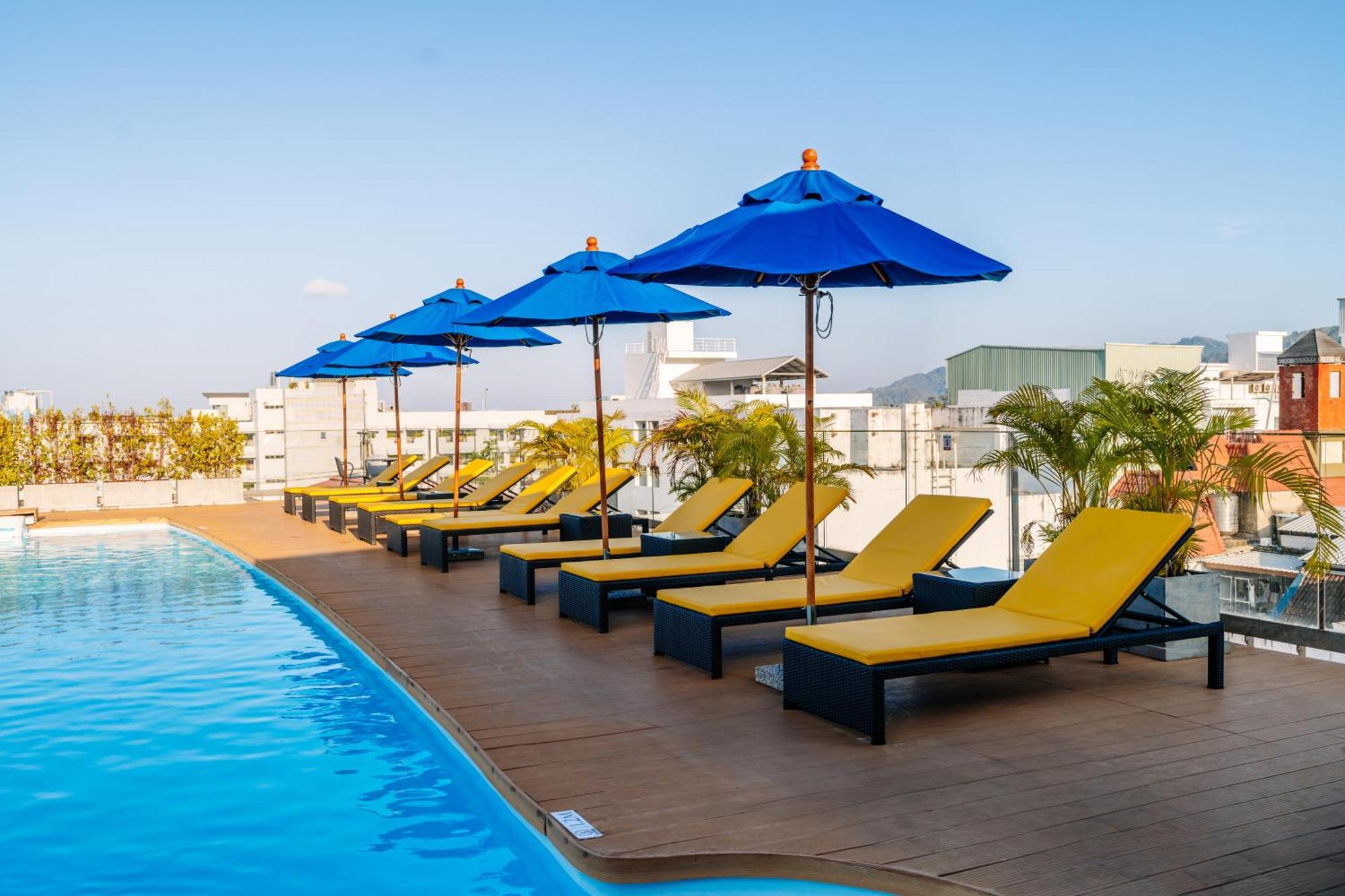 Days Inn By Wyndham Patong Beach Kültér fotó