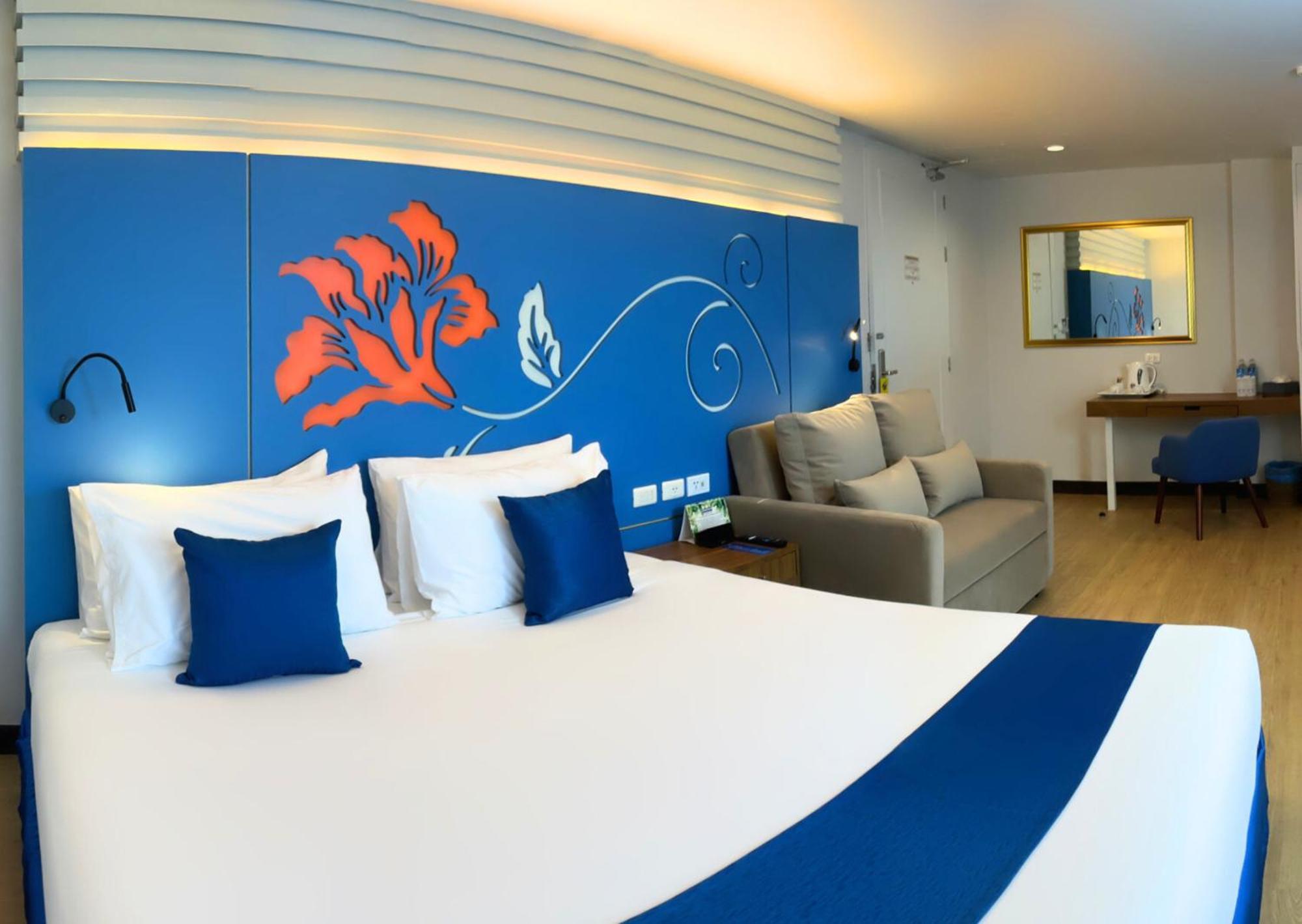 Days Inn By Wyndham Patong Beach Kültér fotó