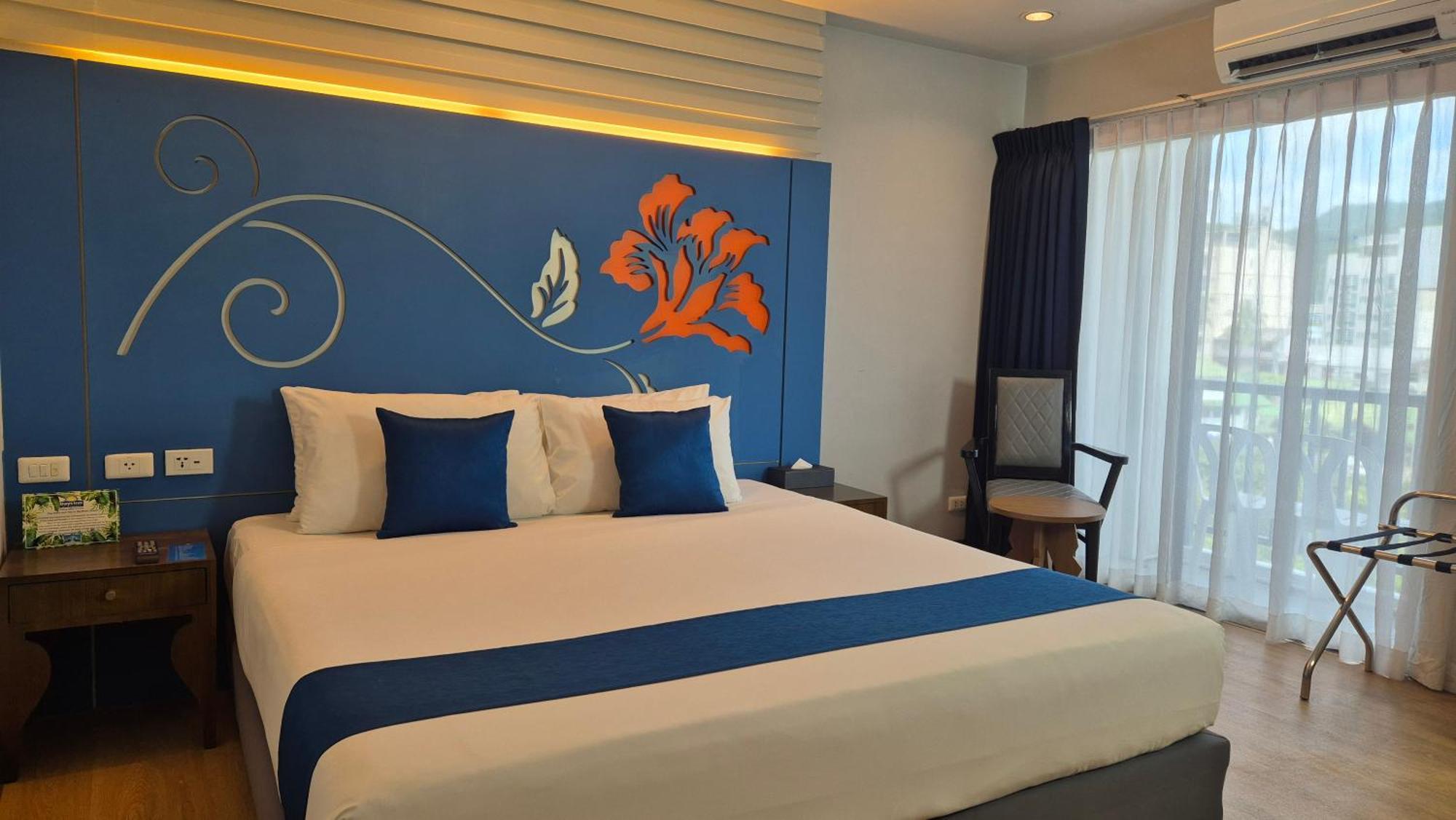 Days Inn By Wyndham Patong Beach Kültér fotó