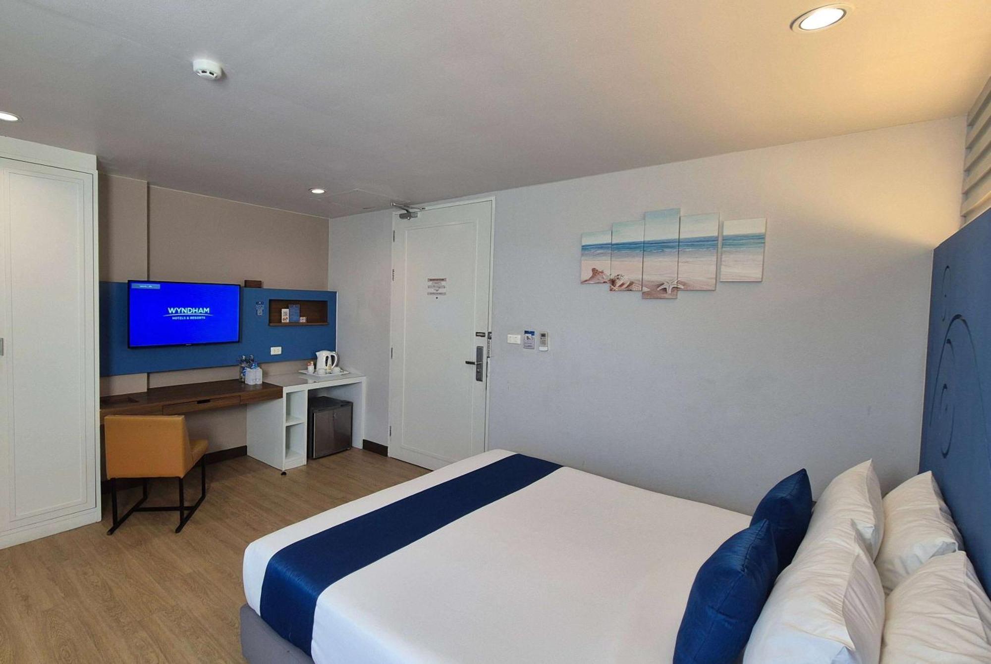 Days Inn By Wyndham Patong Beach Kültér fotó