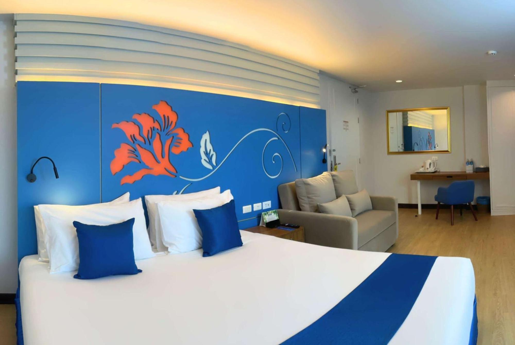Days Inn By Wyndham Patong Beach Kültér fotó