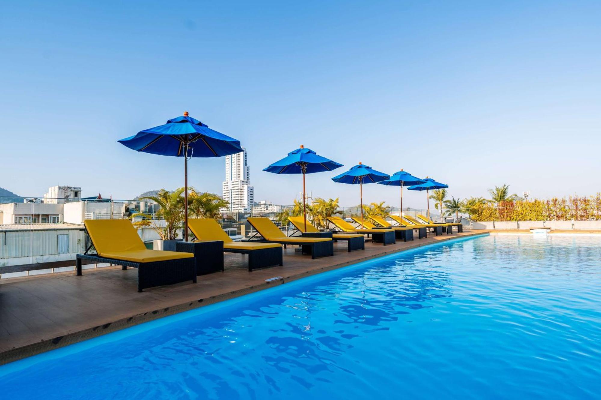 Days Inn By Wyndham Patong Beach Kültér fotó