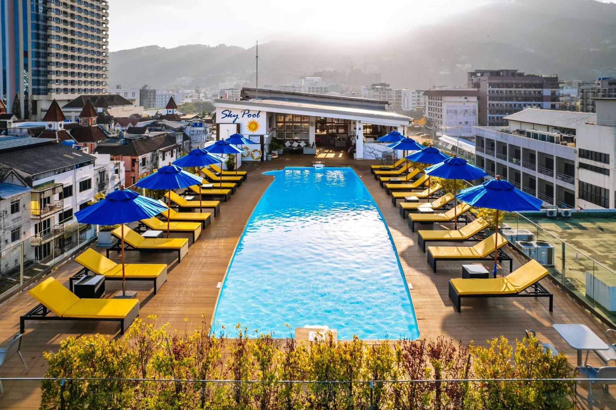 Days Inn By Wyndham Patong Beach Kültér fotó