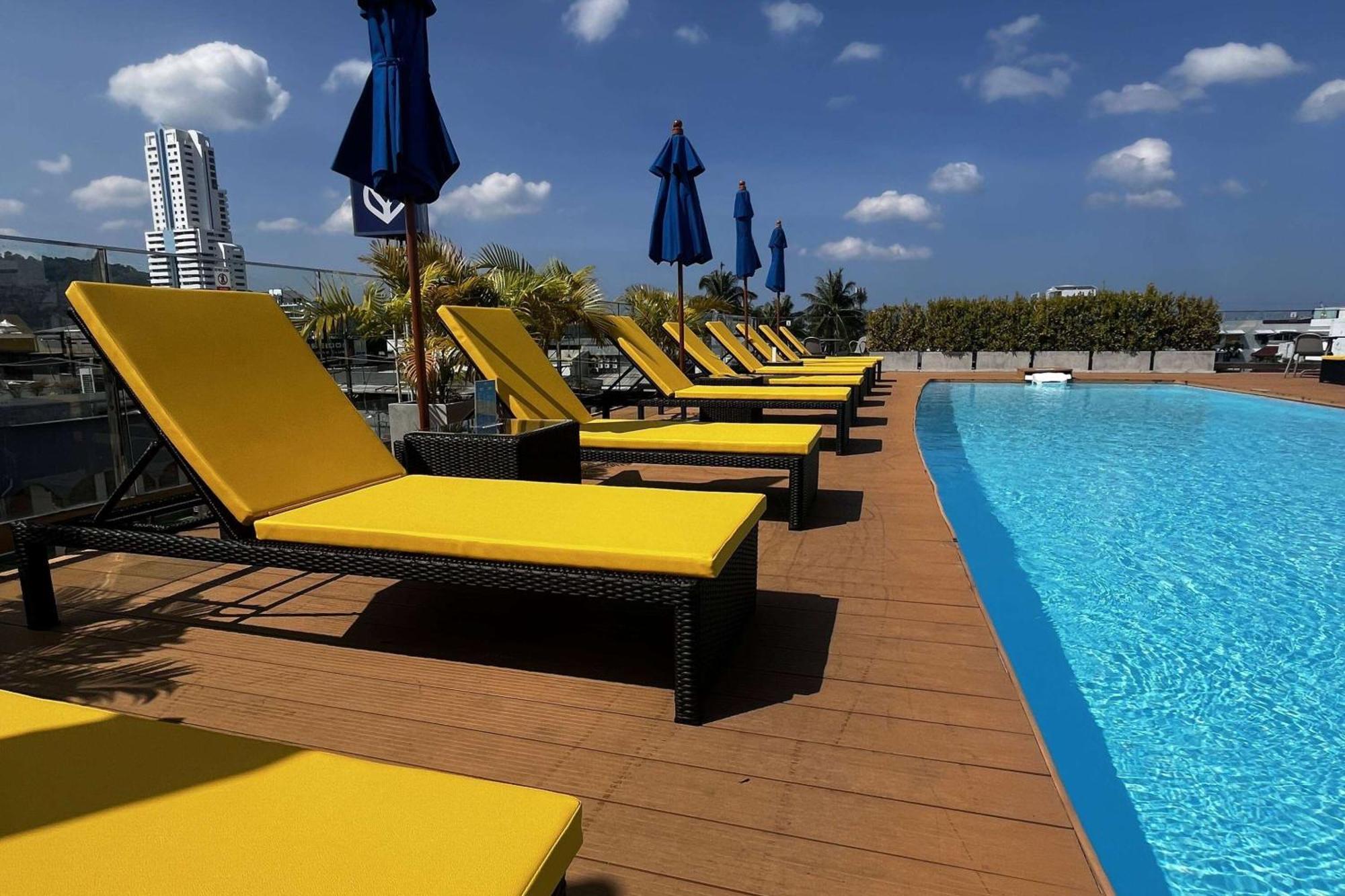 Days Inn By Wyndham Patong Beach Kültér fotó