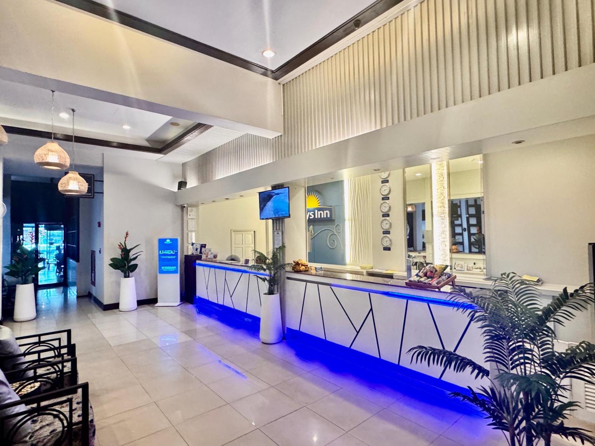 Days Inn By Wyndham Patong Beach Kültér fotó