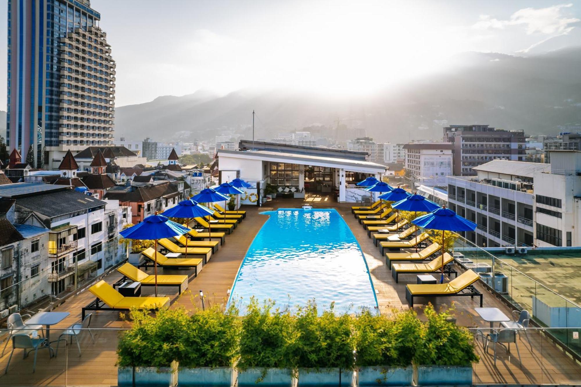 Days Inn By Wyndham Patong Beach Kültér fotó